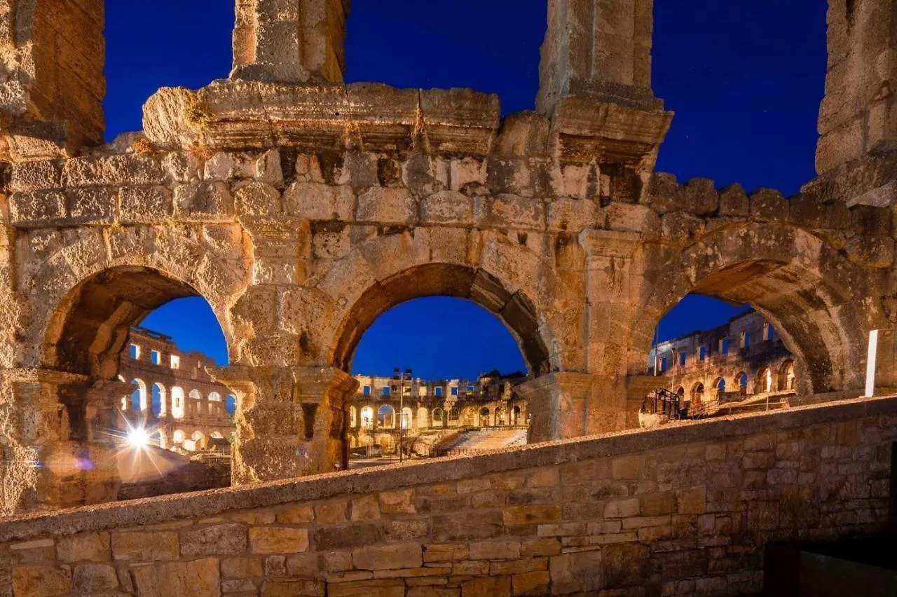 Arena Sunset, Sea Coloseum View, 2 Rooms Free Parking Pula Croatia