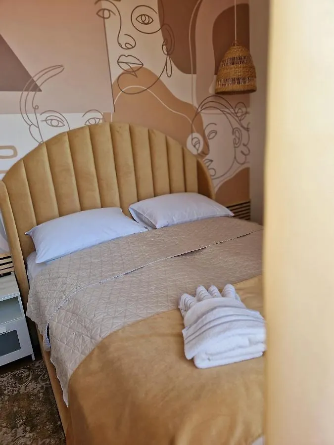 Apartment Arena Sunset, Sea Coloseum View, 2 Rooms Free Parking Pula Croatia